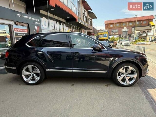 Синий Бентли Бентайга, объемом двигателя 6 л и пробегом 66 тыс. км за 129900 $, фото 6 на Automoto.ua