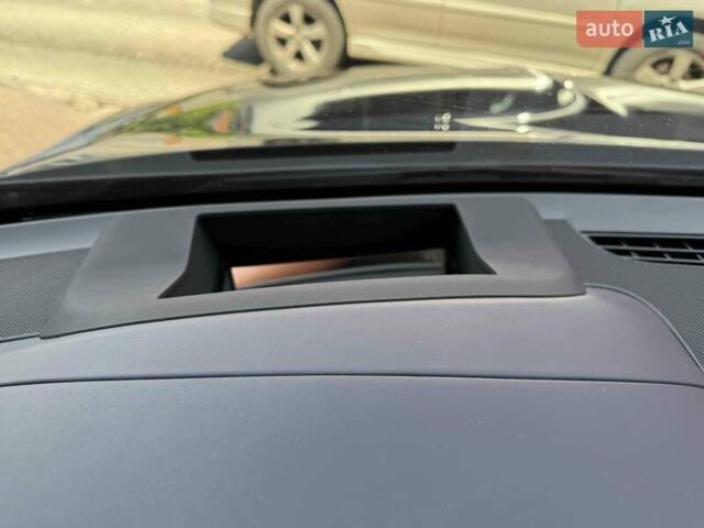 Синий Бентли Бентайга, объемом двигателя 6 л и пробегом 66 тыс. км за 129900 $, фото 29 на Automoto.ua