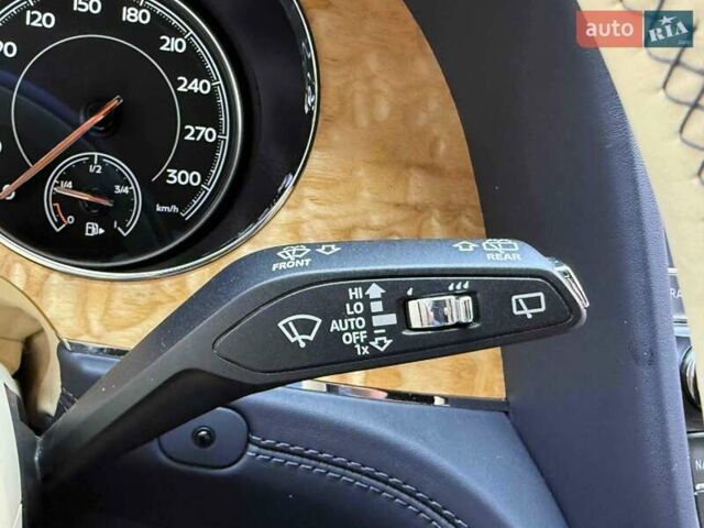 Синий Бентли Бентайга, объемом двигателя 6 л и пробегом 66 тыс. км за 129900 $, фото 27 на Automoto.ua