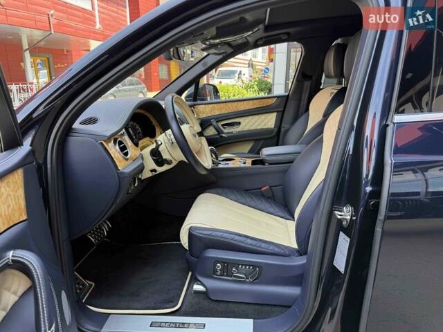 Синий Бентли Бентайга, объемом двигателя 6 л и пробегом 66 тыс. км за 129900 $, фото 17 на Automoto.ua