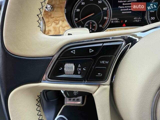 Синий Бентли Бентайга, объемом двигателя 6 л и пробегом 66 тыс. км за 129900 $, фото 23 на Automoto.ua