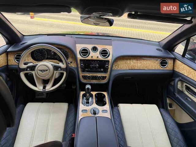 Синий Бентли Бентайга, объемом двигателя 6 л и пробегом 66 тыс. км за 129900 $, фото 48 на Automoto.ua