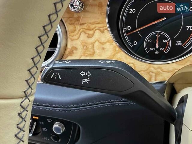 Синий Бентли Бентайга, объемом двигателя 6 л и пробегом 66 тыс. км за 129900 $, фото 25 на Automoto.ua