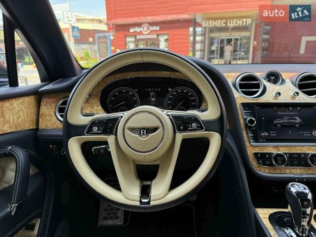 Синий Бентли Бентайга, объемом двигателя 6 л и пробегом 66 тыс. км за 129900 $, фото 50 на Automoto.ua