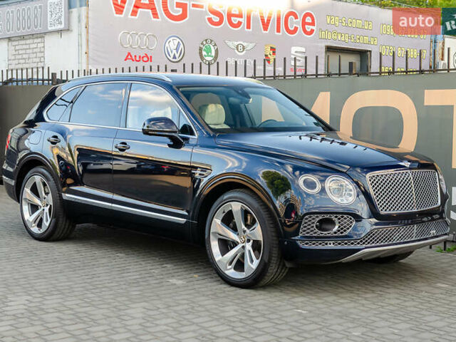 Синій Бентлі Бентайга, об'ємом двигуна 4 л та пробігом 62 тис. км за 87700 $, фото 2 на Automoto.ua