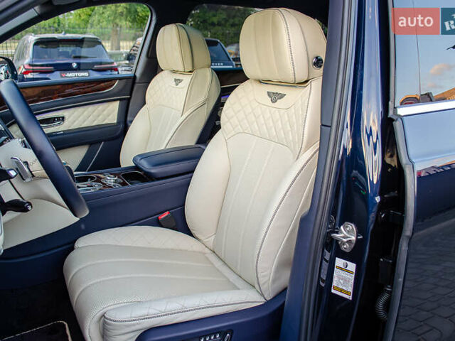 Синій Бентлі Бентайга, об'ємом двигуна 4 л та пробігом 62 тис. км за 87700 $, фото 31 на Automoto.ua