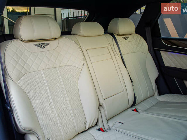 Синій Бентлі Бентайга, об'ємом двигуна 4 л та пробігом 62 тис. км за 87700 $, фото 38 на Automoto.ua