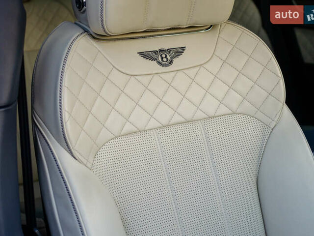 Синій Бентлі Бентайга, об'ємом двигуна 4 л та пробігом 62 тис. км за 87700 $, фото 35 на Automoto.ua