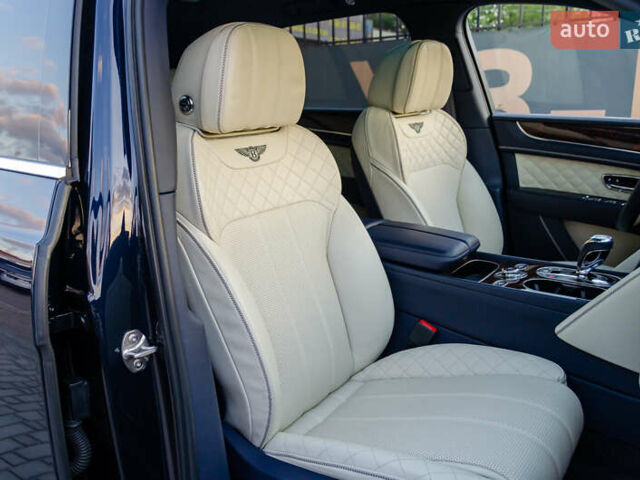 Синій Бентлі Бентайга, об'ємом двигуна 4 л та пробігом 62 тис. км за 87700 $, фото 34 на Automoto.ua