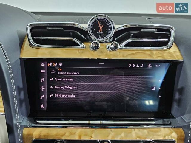 Синій Бентлі Бентайга, об'ємом двигуна 4 л та пробігом 8 тис. км за 209999 $, фото 30 на Automoto.ua