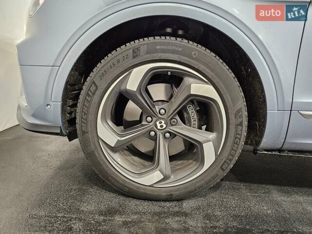 Синій Бентлі Бентайга, об'ємом двигуна 4 л та пробігом 8 тис. км за 209999 $, фото 37 на Automoto.ua