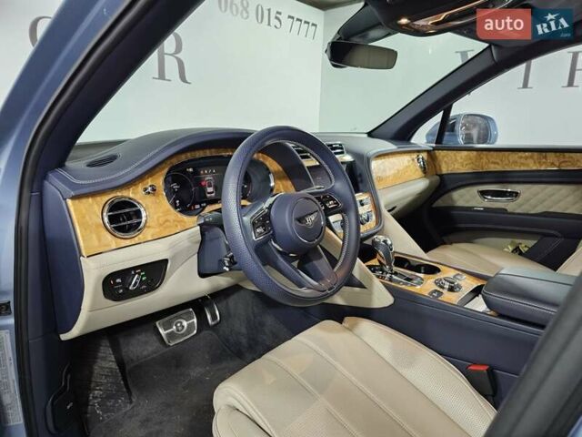 Синій Бентлі Бентайга, об'ємом двигуна 4 л та пробігом 8 тис. км за 209999 $, фото 21 на Automoto.ua