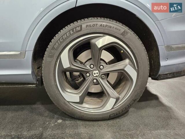 Синій Бентлі Бентайга, об'ємом двигуна 4 л та пробігом 8 тис. км за 209999 $, фото 38 на Automoto.ua