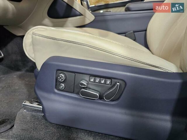 Синій Бентлі Бентайга, об'ємом двигуна 4 л та пробігом 8 тис. км за 209999 $, фото 23 на Automoto.ua