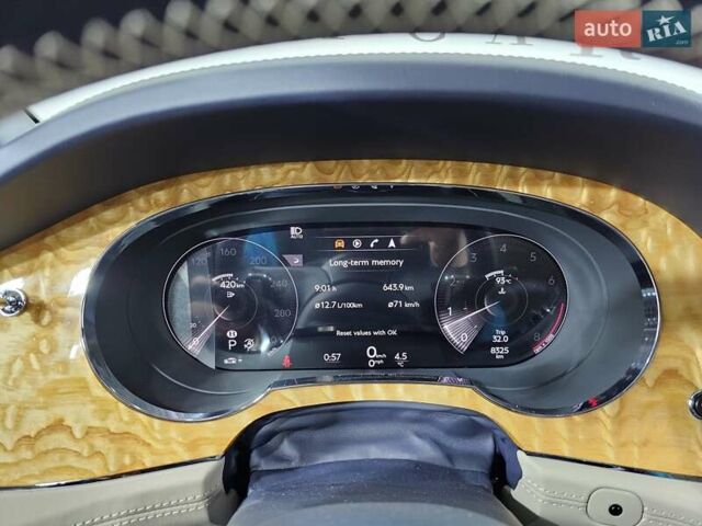 Синій Бентлі Бентайга, об'ємом двигуна 4 л та пробігом 8 тис. км за 209999 $, фото 32 на Automoto.ua