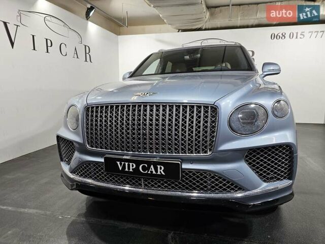 Синій Бентлі Бентайга, об'ємом двигуна 4 л та пробігом 8 тис. км за 209999 $, фото 4 на Automoto.ua