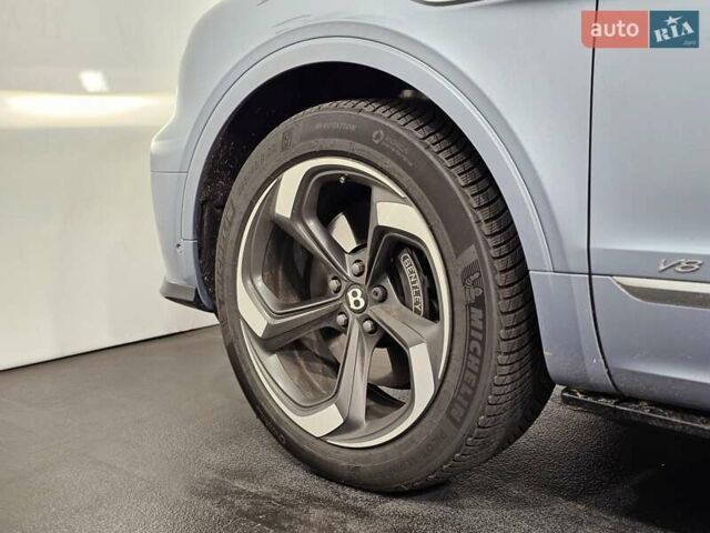 Синій Бентлі Бентайга, об'ємом двигуна 4 л та пробігом 8 тис. км за 209999 $, фото 36 на Automoto.ua