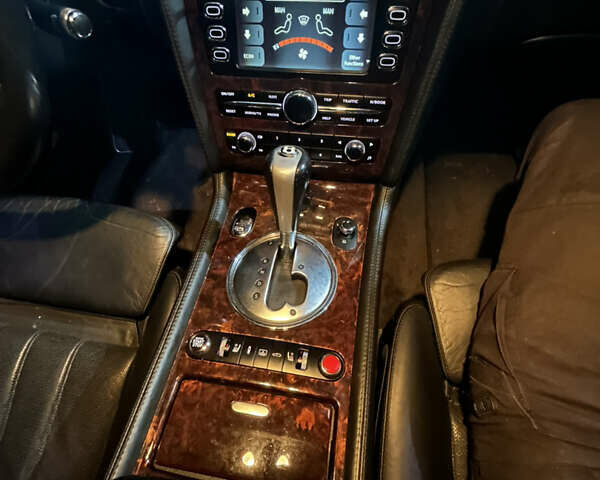 Чорний Бентлі Continental Flying Spur, об'ємом двигуна 6 л та пробігом 120 тис. км за 21700 $, фото 11 на Automoto.ua