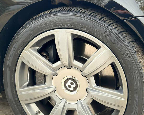 Чорний Бентлі Continental Flying Spur, об'ємом двигуна 6 л та пробігом 126 тис. км за 15800 $, фото 3 на Automoto.ua