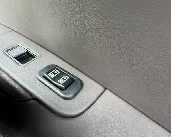 Черный Бентли Континенталь флаинг спур, объемом двигателя 6 л и пробегом 100 тыс. км за 39999 $, фото 95 на Automoto.ua