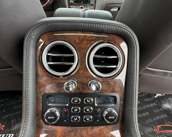 Черный Бентли Континенталь флаинг спур, объемом двигателя 6 л и пробегом 100 тыс. км за 39999 $, фото 94 на Automoto.ua