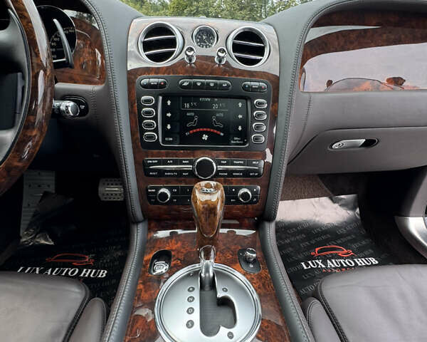 Черный Бентли Континенталь флаинг спур, объемом двигателя 6 л и пробегом 100 тыс. км за 39999 $, фото 120 на Automoto.ua