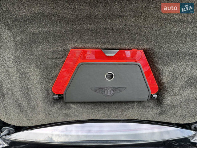 Черный Бентли Континенталь флаинг спур, объемом двигателя 6 л и пробегом 100 тыс. км за 39999 $, фото 116 на Automoto.ua