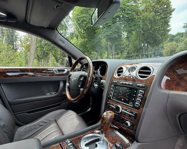 Черный Бентли Континенталь флаинг спур, объемом двигателя 6 л и пробегом 100 тыс. км за 39999 $, фото 17 на Automoto.ua