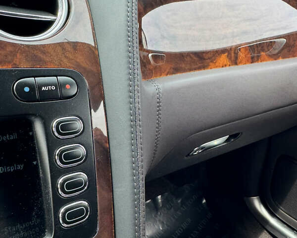 Черный Бентли Континенталь флаинг спур, объемом двигателя 6 л и пробегом 100 тыс. км за 39999 $, фото 228 на Automoto.ua