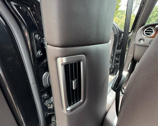 Черный Бентли Континенталь флаинг спур, объемом двигателя 6 л и пробегом 100 тыс. км за 39999 $, фото 93 на Automoto.ua