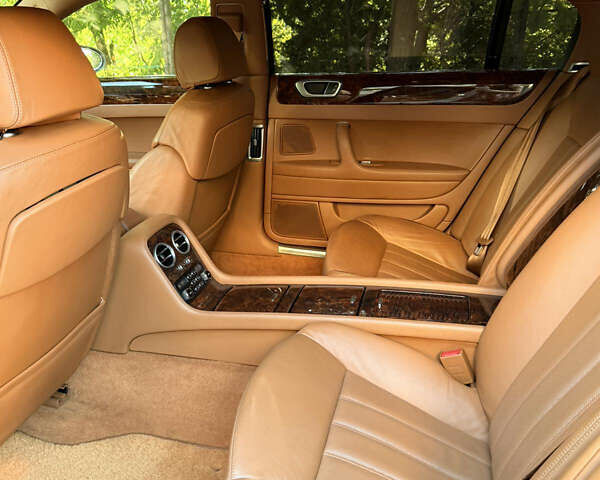 Бентли Континенталь флаинг спур 2006 в Тернополе на Automoto.ua Бентли Континенталь флаинг спур, объемом двигателя 6 л и пробегом 91 тыс. км за 25000 $, фото 5 на Automoto.ua