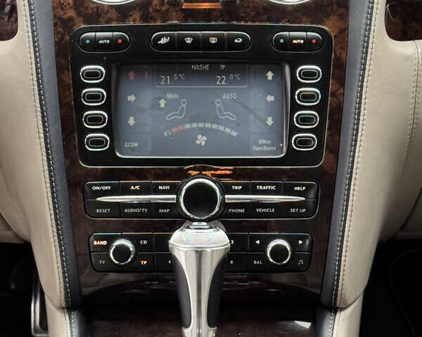 Бентли Континенталь флаинг спур, объемом двигателя 6 л и пробегом 131 тыс. км за 16900 $, фото 28 на Automoto.ua