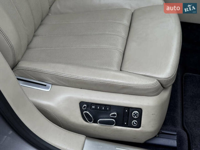 Бентли Континенталь флаинг спур, объемом двигателя 6 л и пробегом 131 тыс. км за 16900 $, фото 31 на Automoto.ua