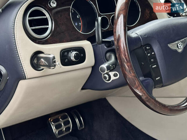 Бентли Континенталь флаинг спур, объемом двигателя 6 л и пробегом 131 тыс. км за 16900 $, фото 18 на Automoto.ua