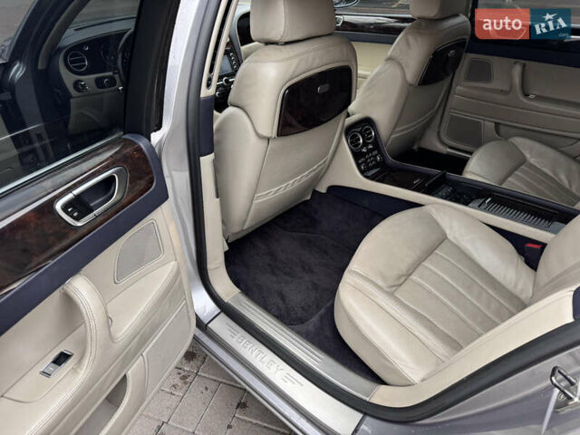 Бентли Континенталь флаинг спур, объемом двигателя 6 л и пробегом 131 тыс. км за 16900 $, фото 19 на Automoto.ua