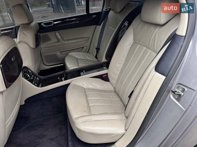 Бентли Континенталь флаинг спур, объемом двигателя 6 л и пробегом 131 тыс. км за 16900 $, фото 20 на Automoto.ua