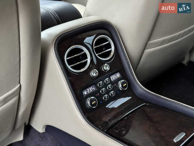 Бентли Континенталь флаинг спур, объемом двигателя 6 л и пробегом 131 тыс. км за 16900 $, фото 21 на Automoto.ua