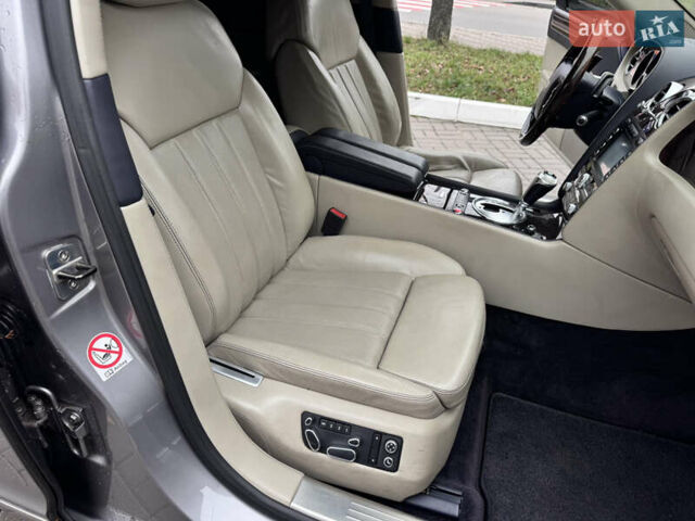 Бентли Континенталь флаинг спур, объемом двигателя 6 л и пробегом 131 тыс. км за 16900 $, фото 32 на Automoto.ua