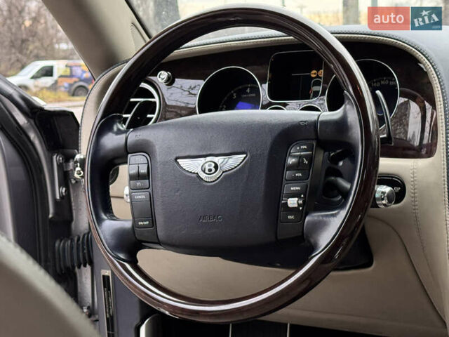 Бентли Континенталь флаинг спур, объемом двигателя 6 л и пробегом 131 тыс. км за 16900 $, фото 29 на Automoto.ua