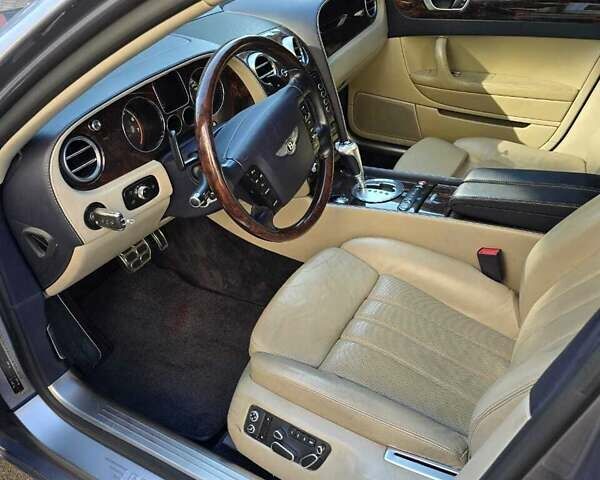 Сірий Бентлі Continental Flying Spur, об'ємом двигуна 6 л та пробігом 131 тис. км за 19500 $, фото 33 на Automoto.ua