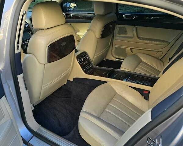 Сірий Бентлі Continental Flying Spur, об'ємом двигуна 6 л та пробігом 131 тис. км за 19500 $, фото 25 на Automoto.ua