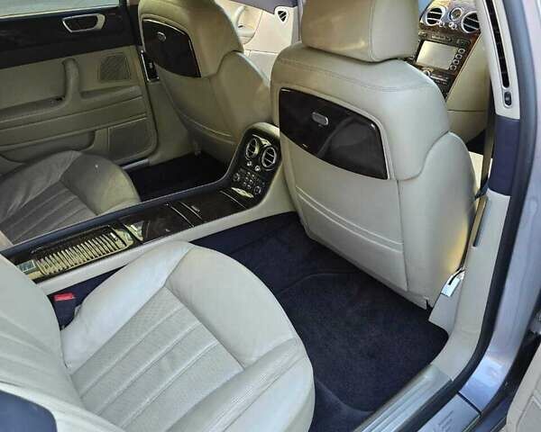 Сірий Бентлі Continental Flying Spur, об'ємом двигуна 6 л та пробігом 131 тис. км за 19500 $, фото 22 на Automoto.ua
