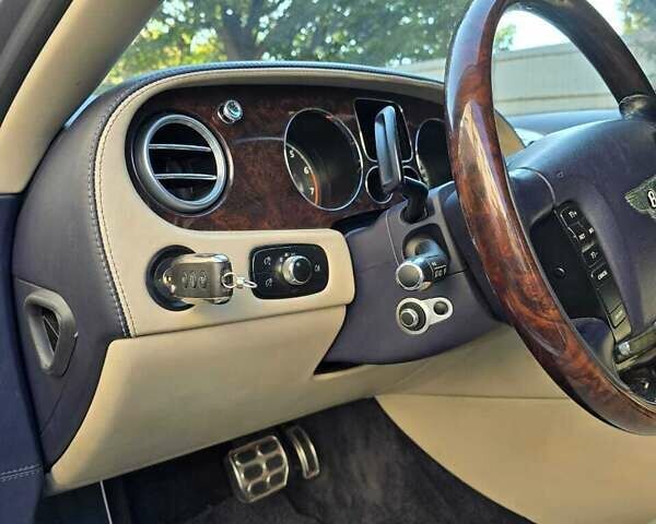 Сірий Бентлі Continental Flying Spur, об'ємом двигуна 6 л та пробігом 131 тис. км за 19500 $, фото 32 на Automoto.ua