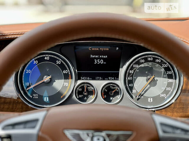 Білий Бентлі Continental GT, об'ємом двигуна 4 л та пробігом 33 тис. км за 85000 $, фото 45 на Automoto.ua