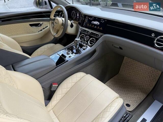 Бежевый Бентли Континенталь ГТ, объемом двигателя 6 л и пробегом 28 тыс. км за 189900 $, фото 9 на Automoto.ua