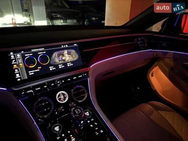 Чорний Бентлі Continental GT, об'ємом двигуна 6 л та пробігом 16 тис. км за 199900 $, фото 103 на Automoto.ua