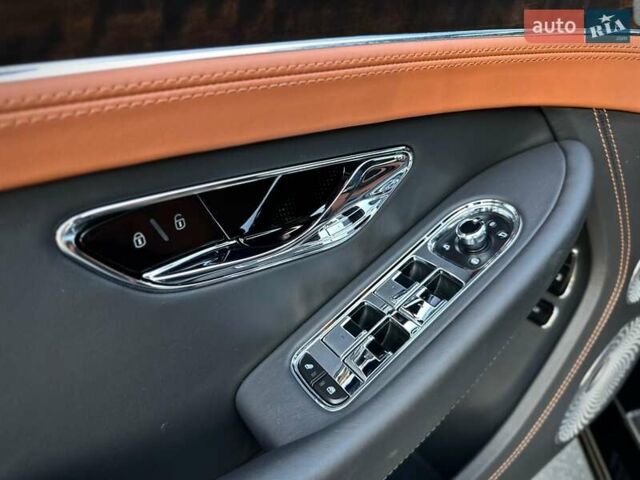 Чорний Бентлі Continental GT, об'ємом двигуна 4 л та пробігом 32 тис. км за 199900 $, фото 53 на Automoto.ua
