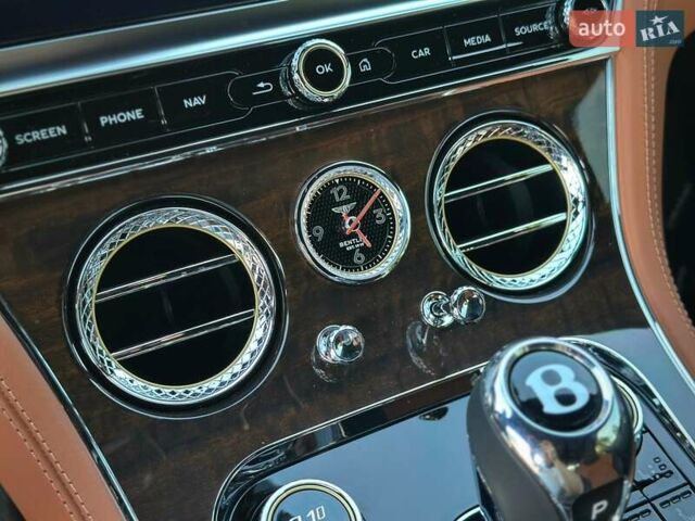 Чорний Бентлі Continental GT, об'ємом двигуна 4 л та пробігом 32 тис. км за 199900 $, фото 90 на Automoto.ua