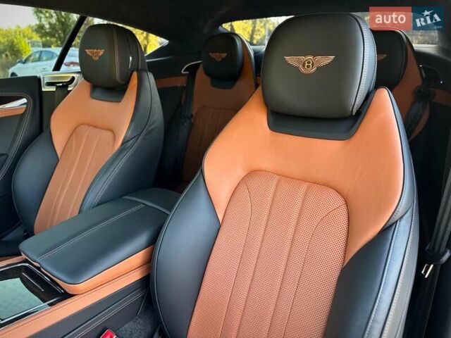 Чорний Бентлі Continental GT, об'ємом двигуна 4 л та пробігом 32 тис. км за 199900 $, фото 65 на Automoto.ua