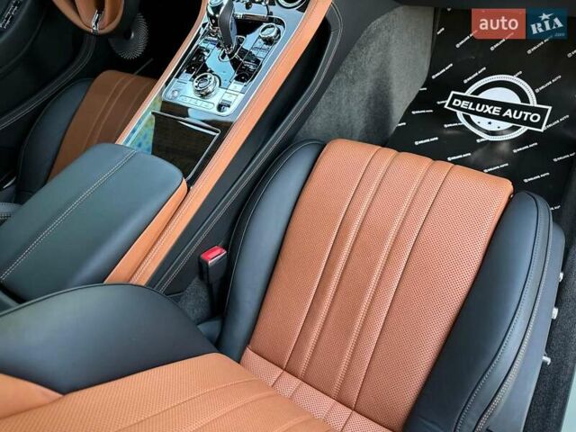 Чорний Бентлі Continental GT, об'ємом двигуна 4 л та пробігом 32 тис. км за 199900 $, фото 70 на Automoto.ua